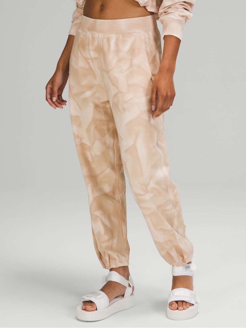 Lululemon LA Tapered Leg Jogger